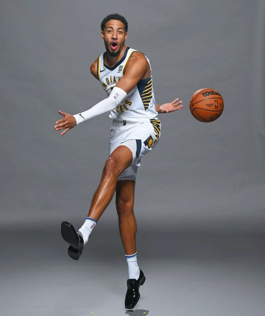 哈利伯頓 Tyrese Haliburton 關鍵追平,讓溜馬再次驚天逆轉。