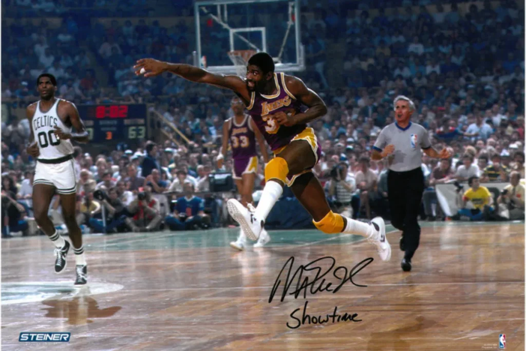 湖人早期當家球星 Magic Johnson 擁有規格外的控衛身材,推進快攻也難以防守